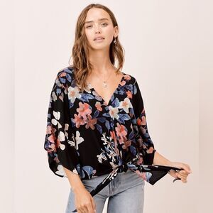 🟢 Lovestitch Floral Batwing Flowy Blouse size Small